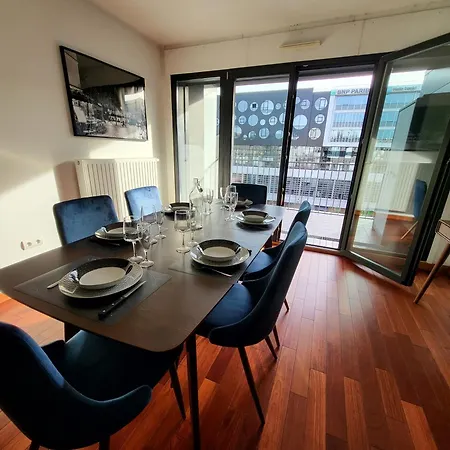 Apartment Montmartre Chic Paris